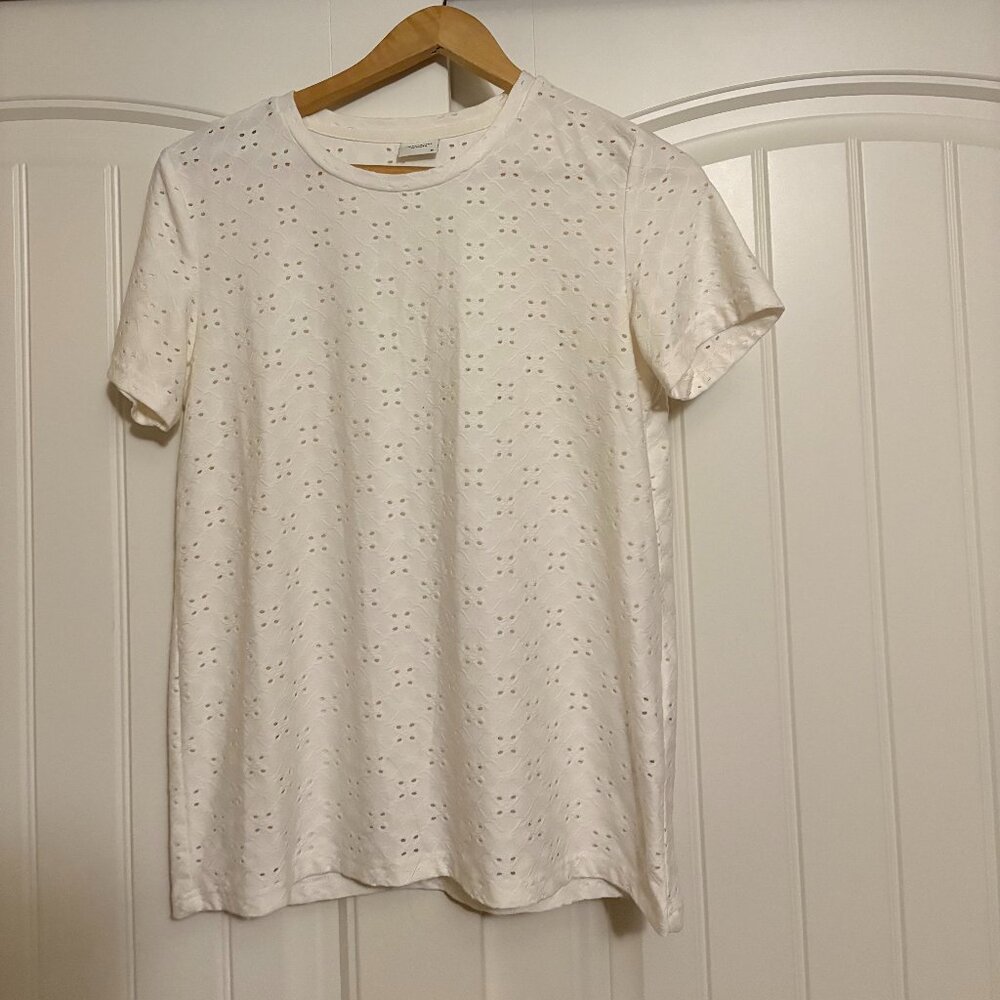 Jacqueline de Yong Eyelet T Shirt Medium Short Sleeve Solid White Polyester Crew